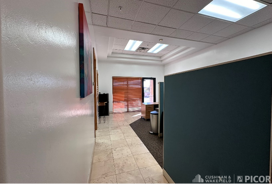 More Photos Of 2292 W Magee Rd, Tucson Coworking Space