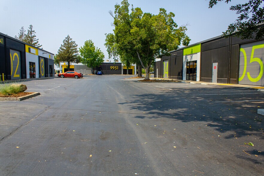 More Photos Of 9965 Horn Rd, Sacramento Warehouse For Sale