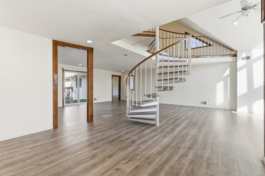 More Photos Of 1818 Oak Tree Rd, Edison Medical For Lease