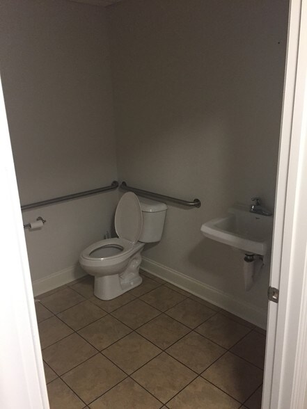 More Photos Of 3925 Harrison Rd, Loganville Office For Sale