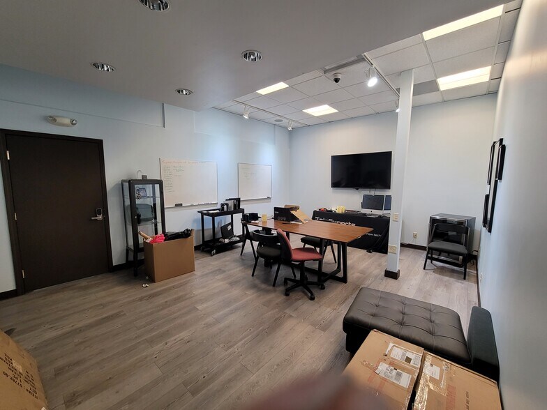 More Photos Of 2761 N High St, Columbus Freestanding For Lease