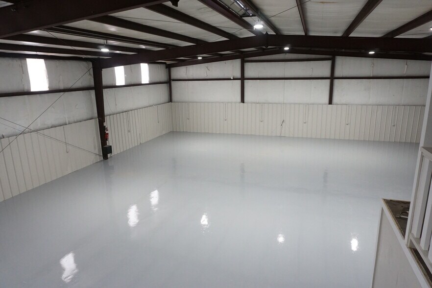 More Photos Of 5603 Northdale St, Houston Warehouse For Lease