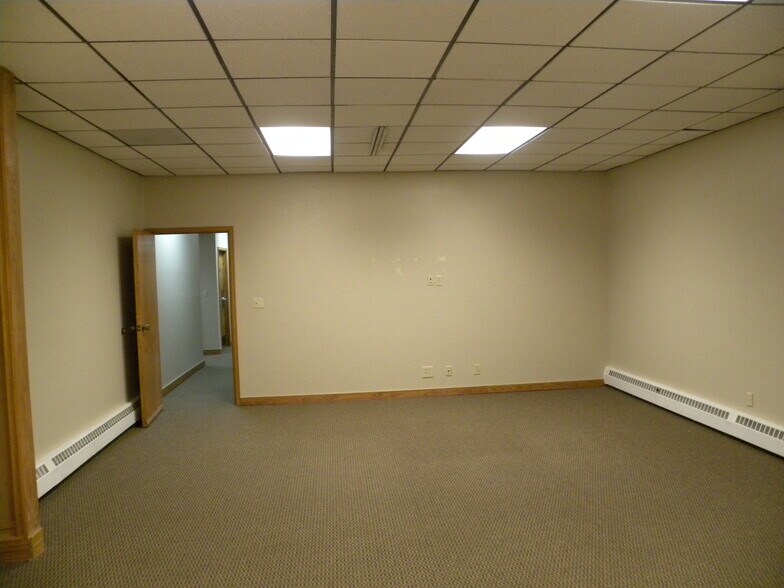 More Photos Of 305 SW Wyoming, Casper Office For Sale