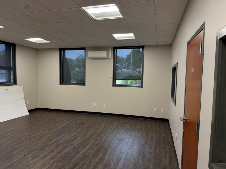 More Photos Of 78 Kenwood St, Cranston Office For Lease