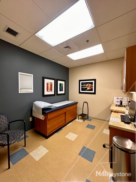 More Photos Of 2758 Century Blvd, Reading Office For Lease