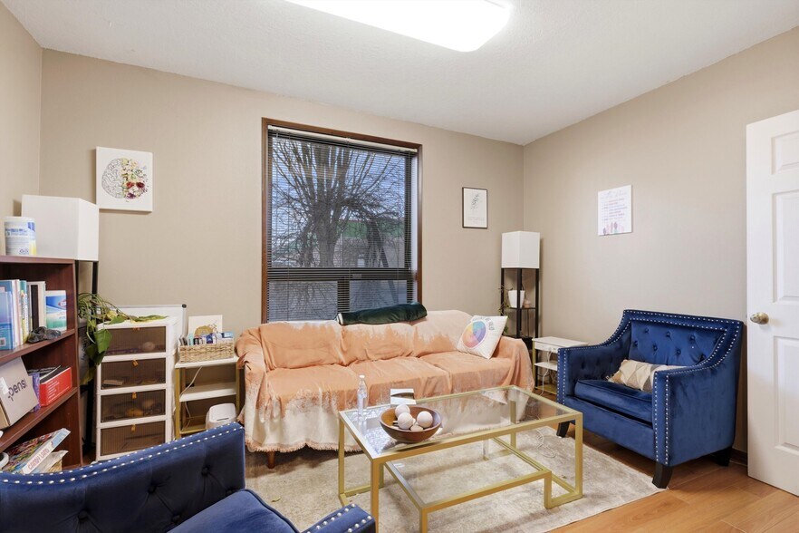 More Photos Of 114 E 2nd St, Newberg Office For Sale