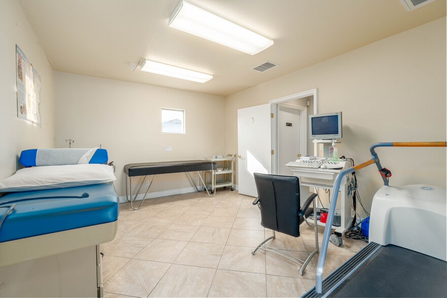 More Photos Of 4206 44th St, San Diego Healthcare For Sale