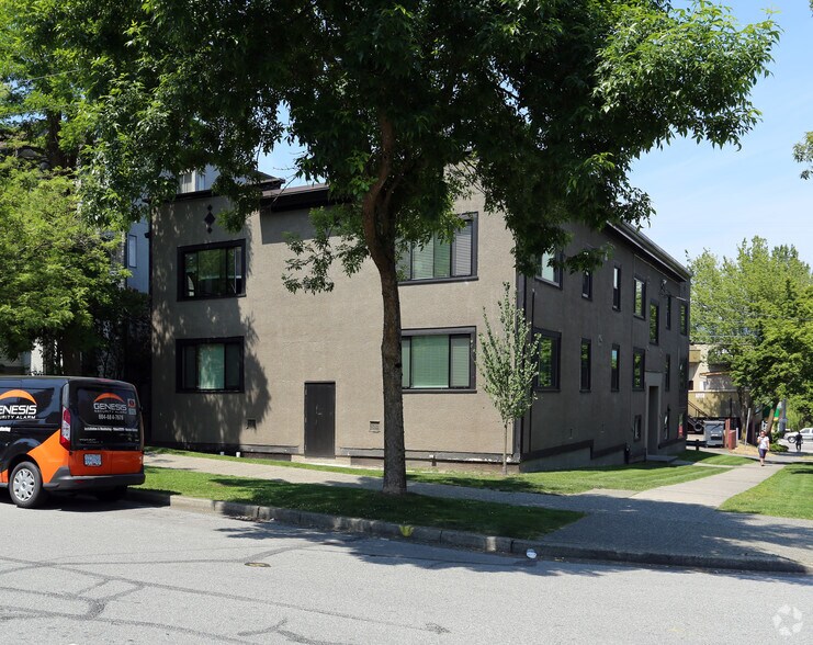 Primary Photo Of 2045 Maple St, Vancouver Apartments For Sale