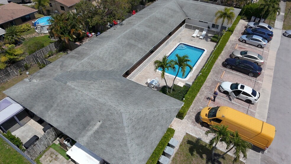 More Photos Of 231 SW 15th St, Pompano Beach Apartments For Sale