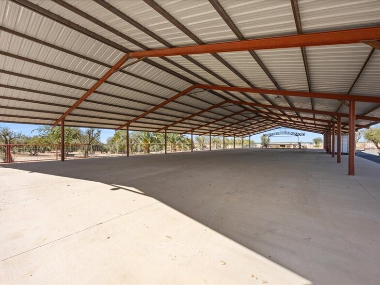 More Photos Of 34338 Nevis Ave, Mc Farland Horse Stables For Sale