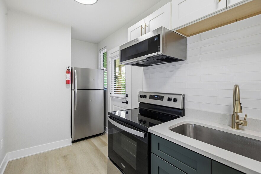 More Photos Of 4335 Mercier St, Kansas City Multifamily For Sale