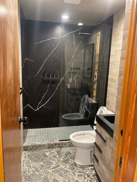 More Photos Of 218 NY-296, Windham Hotel For Sale