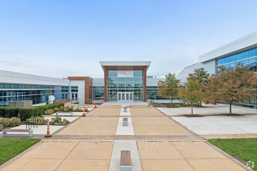 More Photos Of 6800 W 115th St, Overland Park Coworking Space