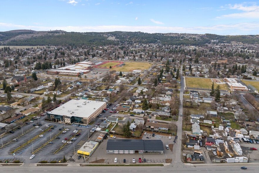 More Photos Of 8615 E Trent Ave, Spokane Valley Auto Repair For Sale