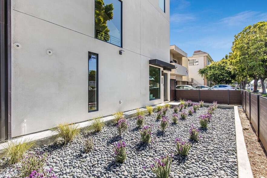 More Photos Of 12610 Venice Blvd, Los Angeles Apartments For Sale
