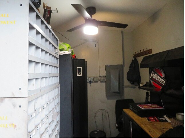 More Photos Of 15038 Valley Blvd, Fontana Service For Lease