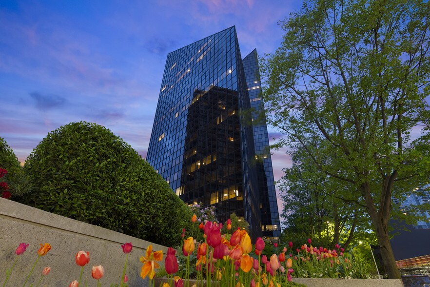More Photos Of 2101-2121 4th Ave, Seattle Office For Sale