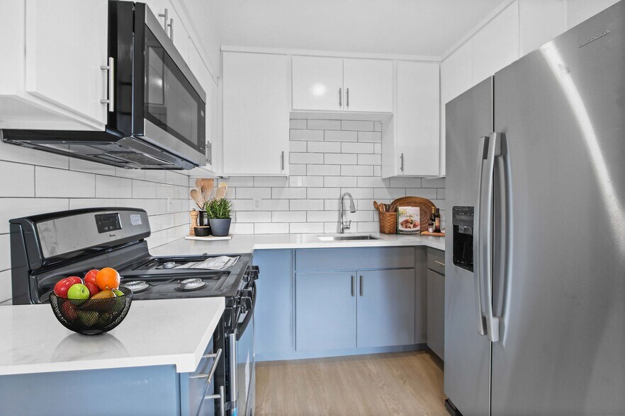 More Photos Of 5529 Dairy Ave, Long Beach Apartments For Sale