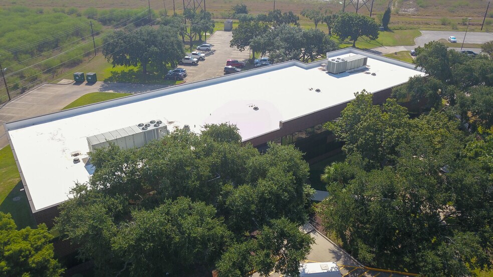 More Photos Of 115 Medical Dr, Victoria Medical For Sale