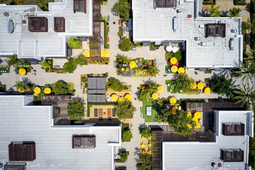 More Photos Of 980 W 190th St, Torrance Unknown For Lease