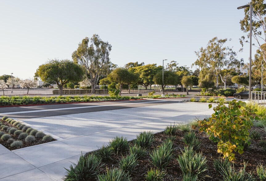 More Photos Of 130 Robin Hill Rd, Goleta Loft Creative Space For Lease