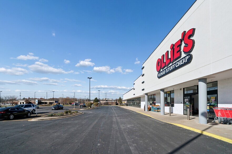 More Photos Of 2350 Sycamore Rd, Dekalb Freestanding For Lease