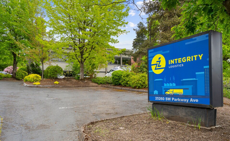 More Photos Of 25260 SW Parkway Ave, Wilsonville Office For Sale