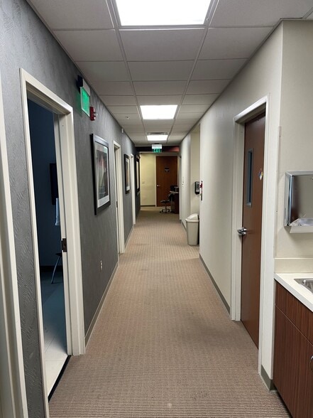 More Photos Of 600-604 Morrison Rd, Gahanna Medical For Lease