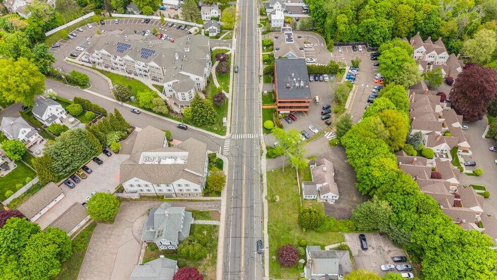 More Photos Of 745 Boston Post Rd, Darien Apartments For Sale