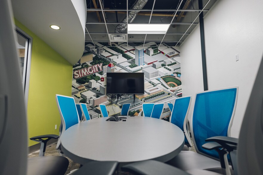 More Photos Of 700 Van Ness Ave, Fresno Office For Lease