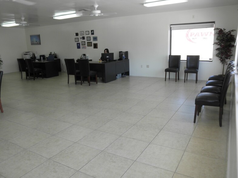 More Photos Of 3517 E Thomas Rd, Phoenix Freestanding For Lease