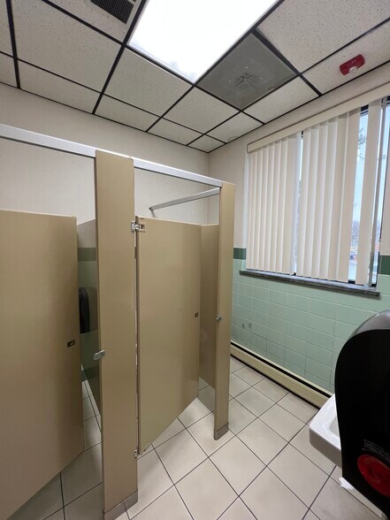 More Photos Of 1500 Genesee St, Utica Medical For Lease