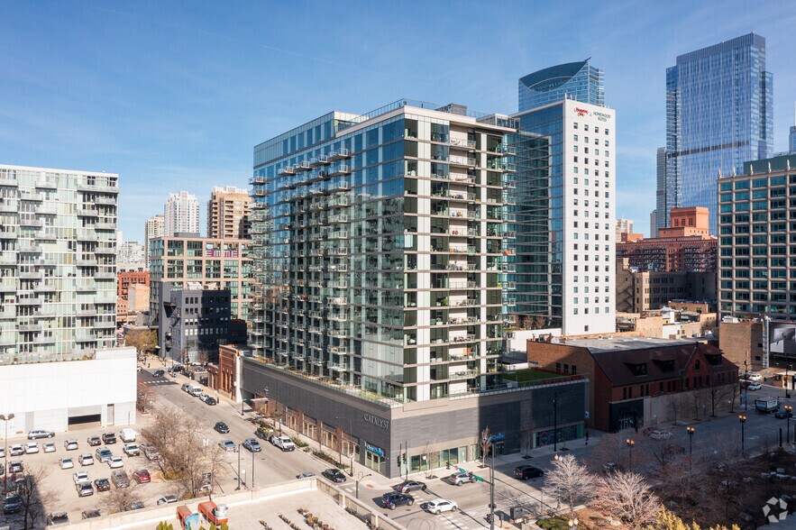 Primary Photo Of 123 N Desplaines St, Chicago Apartments For Lease