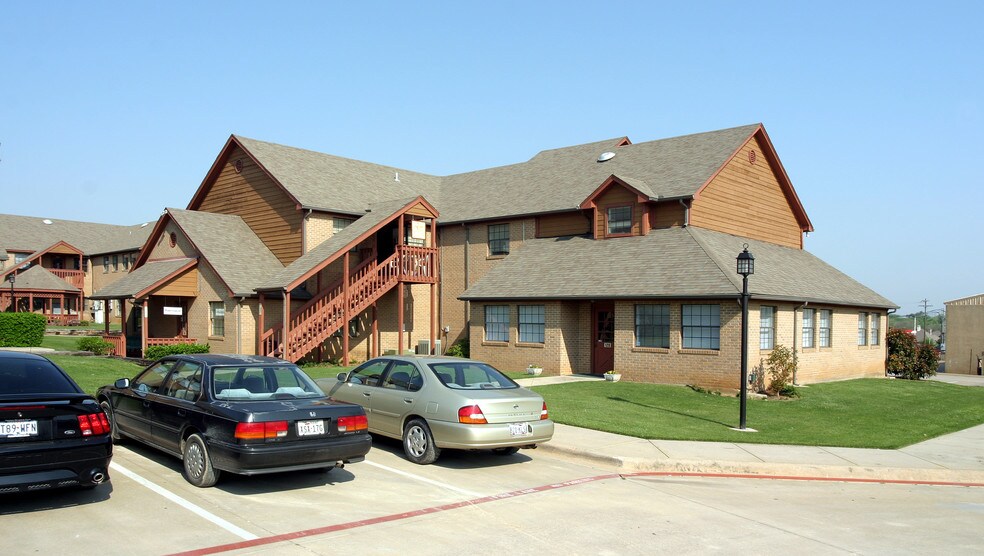 More Photos Of 416 N Main St, Euless Office For Lease