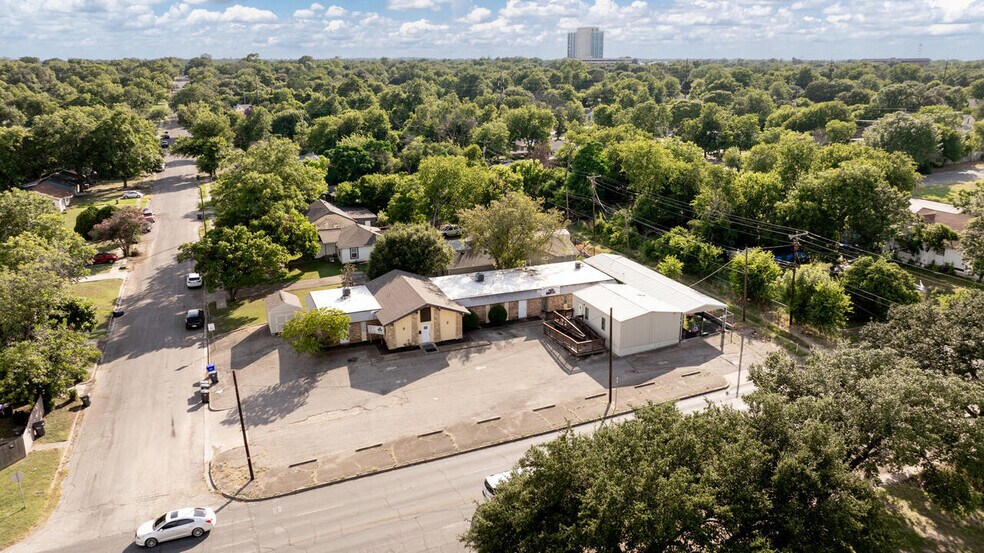 More Photos Of 2000 N 25th St, Waco Daycare Center For Sale