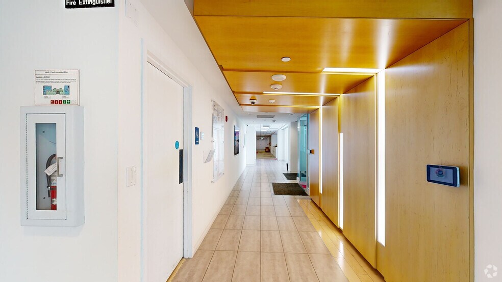 More Photos Of 17777 Old Cutler Rd, Miami Office For Lease