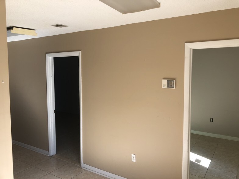 More Photos Of 760 Travelers Blvd, Summerville Flex For Lease