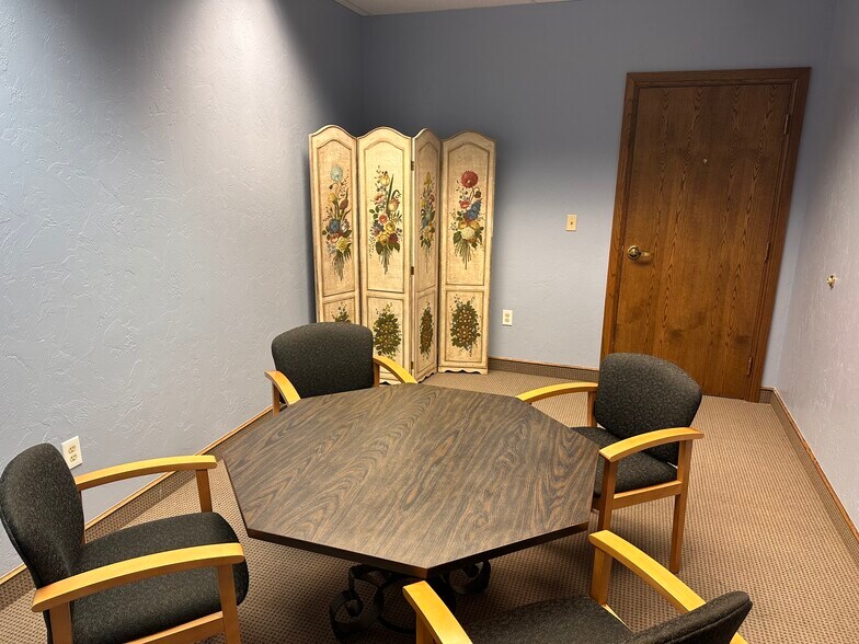 More Photos Of 6301 Waterford Blvd, Oklahoma City Office For Lease