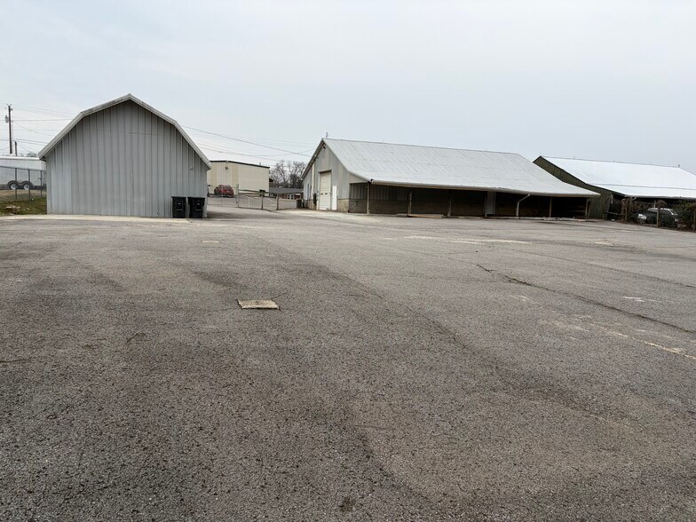 More Photos Of 1354 W College St, Murfreesboro Flex For Lease