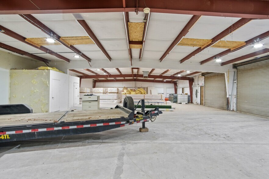 More Photos Of 460 Airpark Rd, Atwater Warehouse For Lease