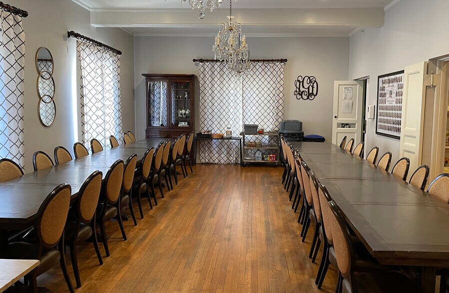 More Photos Of 624 Hilgard Ave, Los Angeles Apartments For Sale