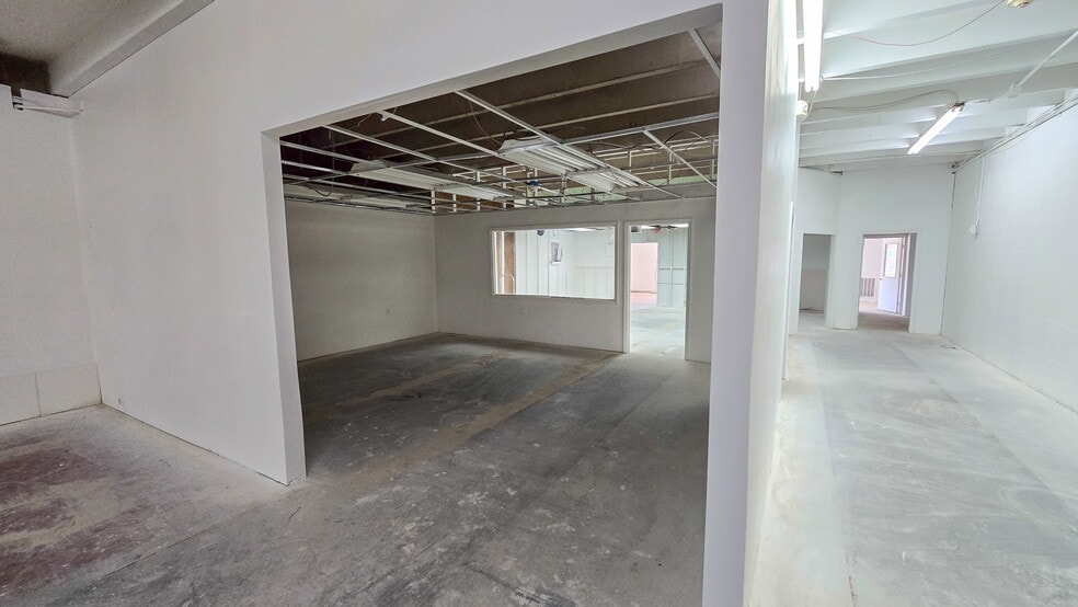 More Photos Of 1409 Robinson Rd, Old Hickory Service For Lease