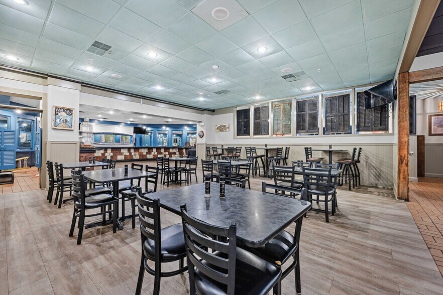 More Photos Of 1405 Gornto Rd, Valdosta Restaurant For Sale