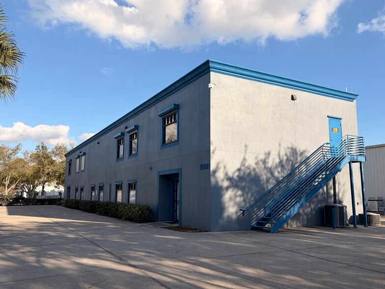 Primary Photo Of 10911 Harmony Park Dr, Bonita Springs Light Distribution For Sale