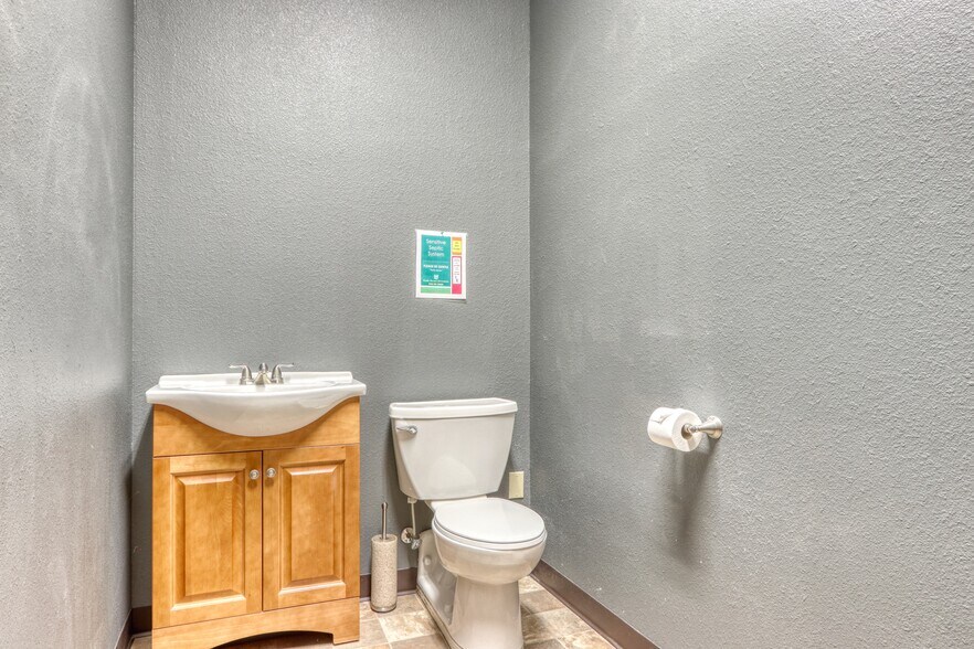 More Photos Of 10045 N State Road 27, Hayward Flex For Sale