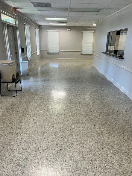 Primary Photo Of 4301 University Pky, Evans Medical For Lease