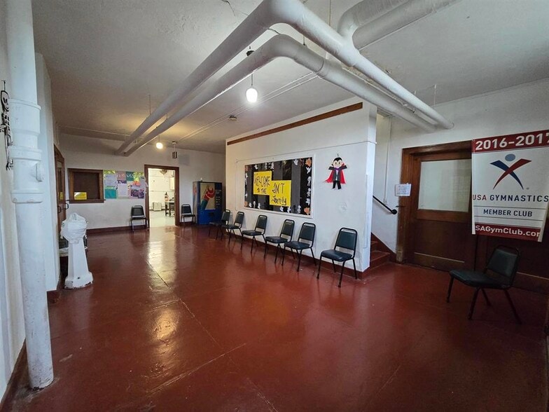 More Photos Of 940 County E hwy, Livingston Specialty For Sale