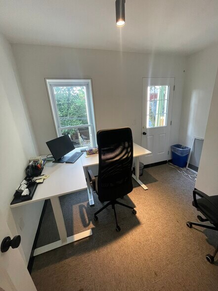 More Photos Of 709 D St SE, Washington Storefront For Lease