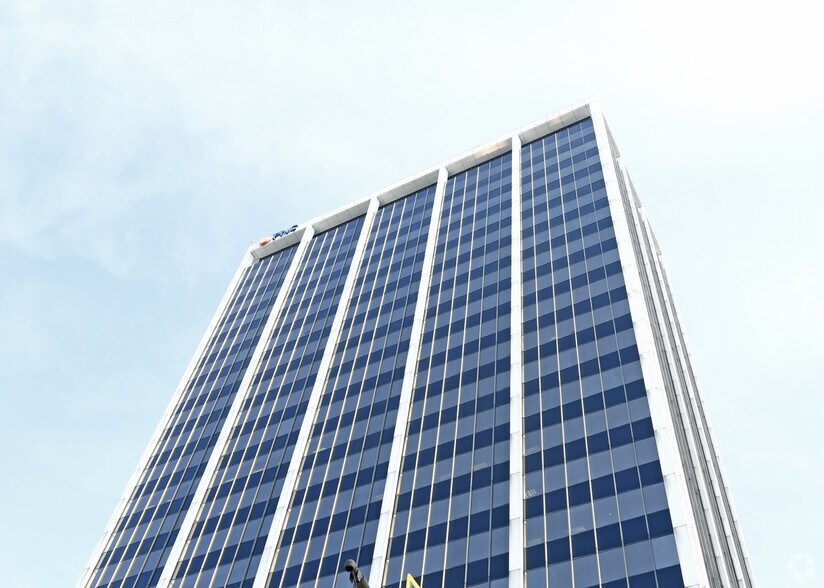 More Photos Of 110 W Berry St, Fort Wayne Office For Lease