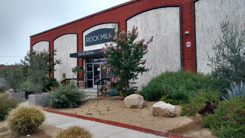 More Photos Of 14455 S Broadway, Gardena Warehouse For Sale